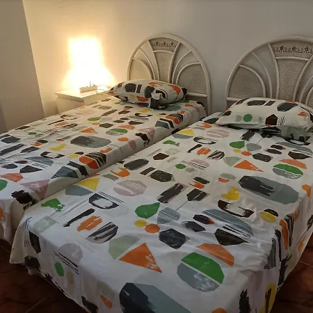 Acapulco Beach * فوينخيرولا